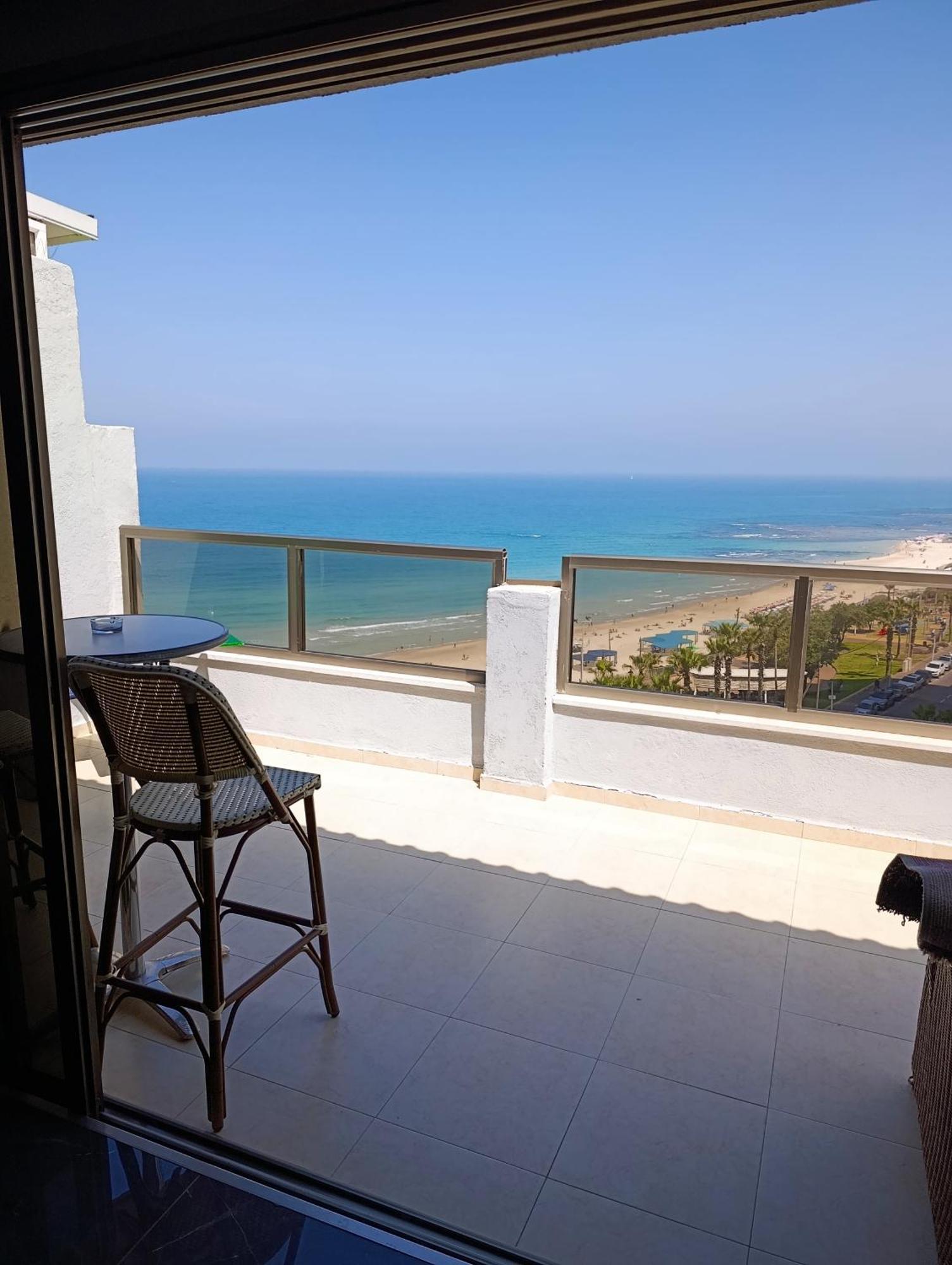 Penthouse Apartment On The Beach Bat Yam Zimmer foto